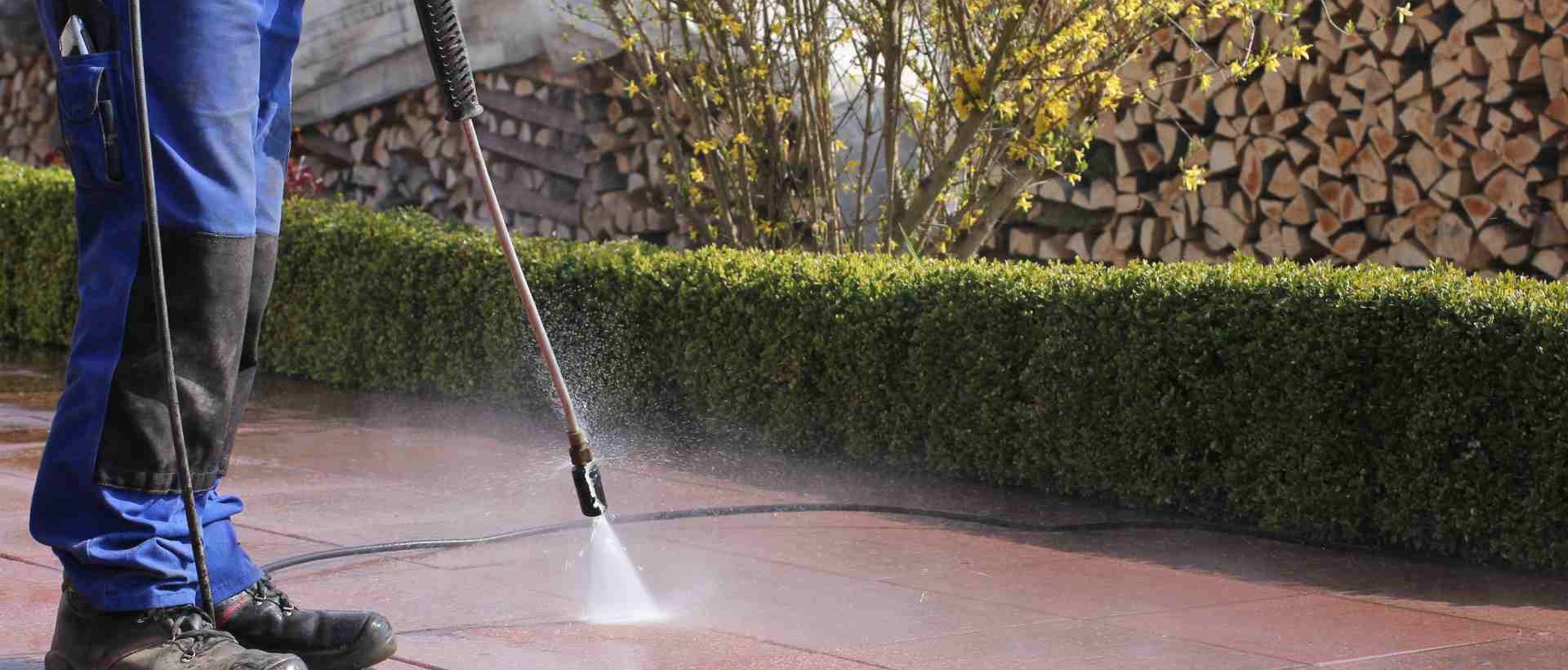 garden maintenance IG6